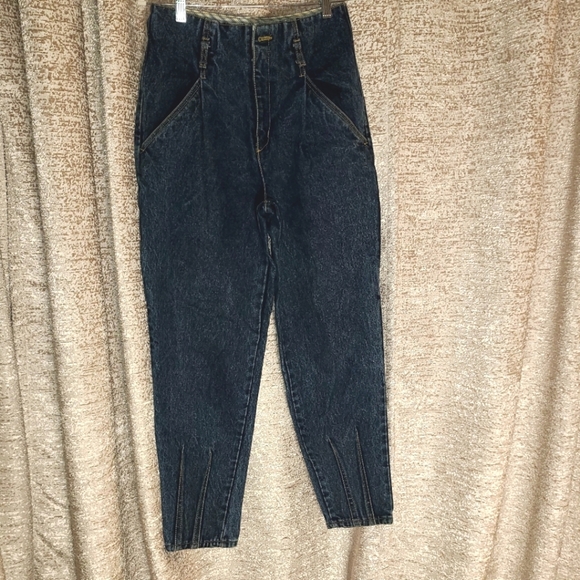 Vintage High Rise Jeans with Tapered Legs and Relaxed Fit - Picture 2 of 9